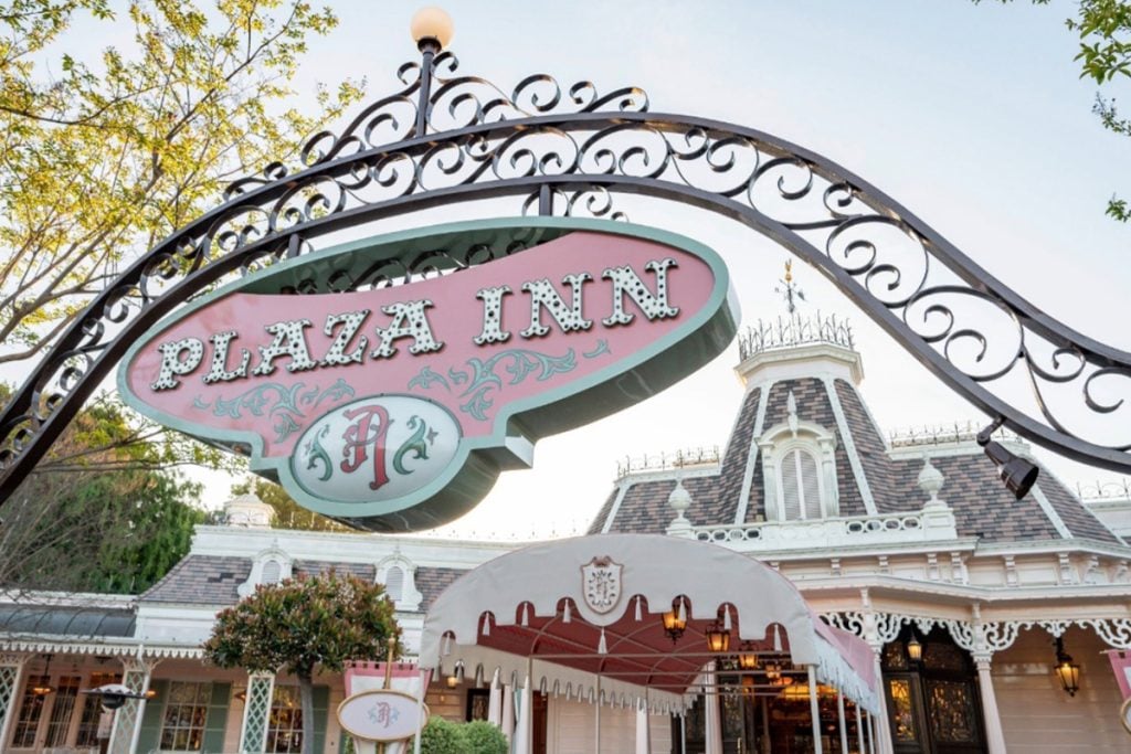 dlr-plaza-inn-dining-package | WDWINFO.COM 6 Dining Experiences to Enjoy at the Disneyland Resort dlr-plaza-inn-dining-package