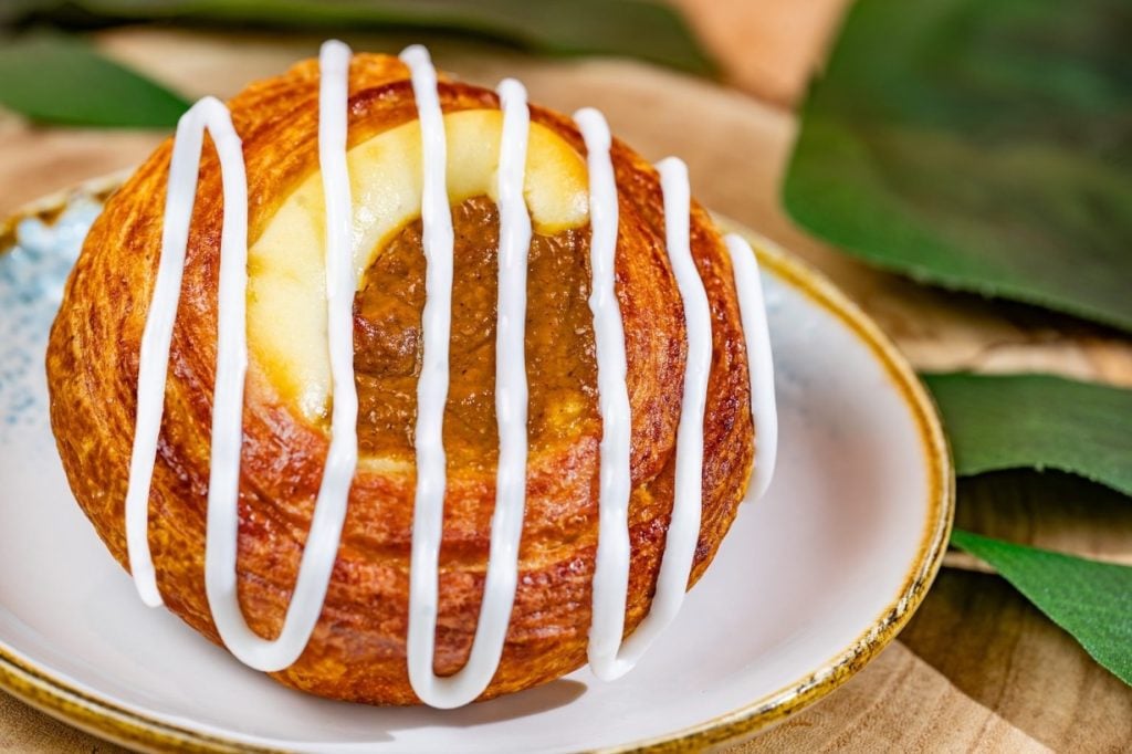 halloween 2026 foodie guide-wdw-sept 24 18 | WDWINFO.COM NEW Halloween Treats Arrive at Walt Disney World for 2026 halloween 2026 foodie guide-wdw-sept 24 18