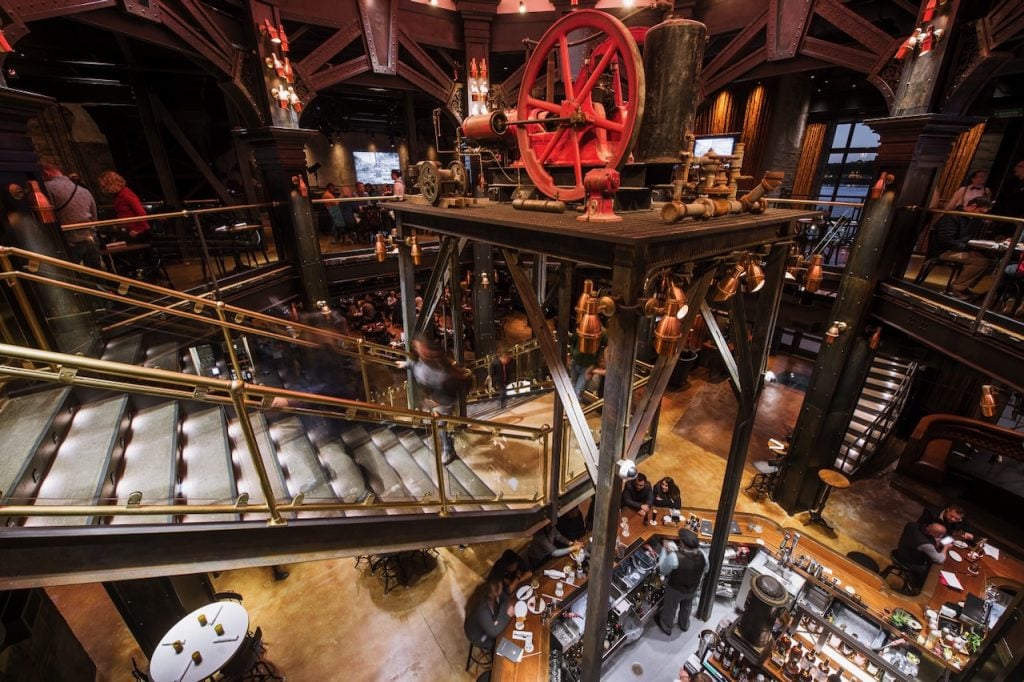 wdw disney springs edison maria enzos pizza ponte - 4 | WDWINFO.COM Did You Know These 4 Disney Springs Restaurants Share One Story? wdw disney springs edison maria enzos pizza ponte - 4