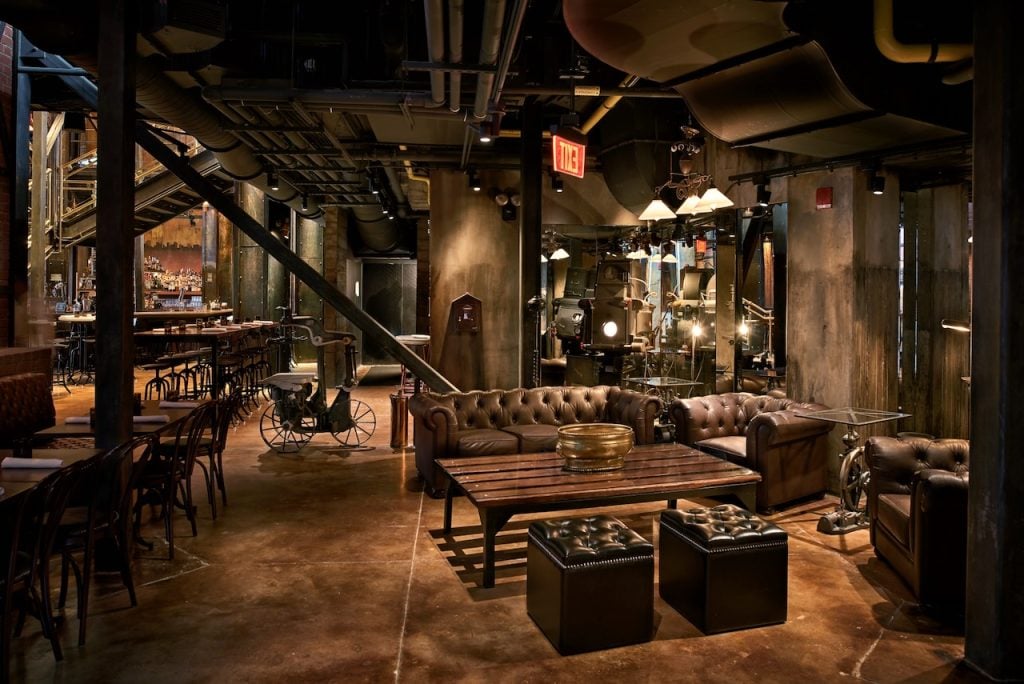 wdw disney springs edison maria enzos pizza ponte - 5 | WDWINFO.COM Did You Know These 4 Disney Springs Restaurants Share One Story? wdw disney springs edison maria enzos pizza ponte - 5