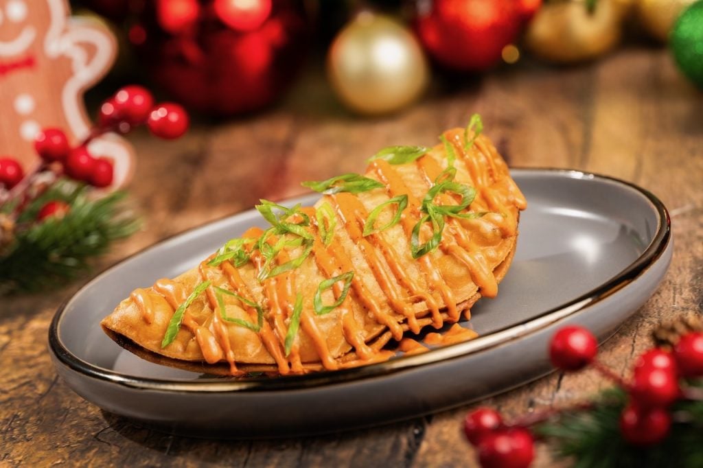 2026-WDW-MVMCP-Foodie-Guide-Handpie | WDWINFO.COM The 2026 Mickey’s Very Merry Christmas Party Foodie Guide is HERE! 2026-WDW-MVMCP-Foodie-Guide-Handpie