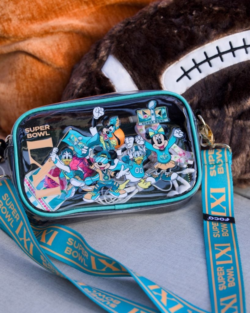 Bag-Mickey-and-Friends-Super-Bowl-LIX | WDWINFO.COM NEW Mickey & Friends Super Bowl LXI Merchandise Debuts Bag-Mickey-and-Friends-Super-Bowl-LIX