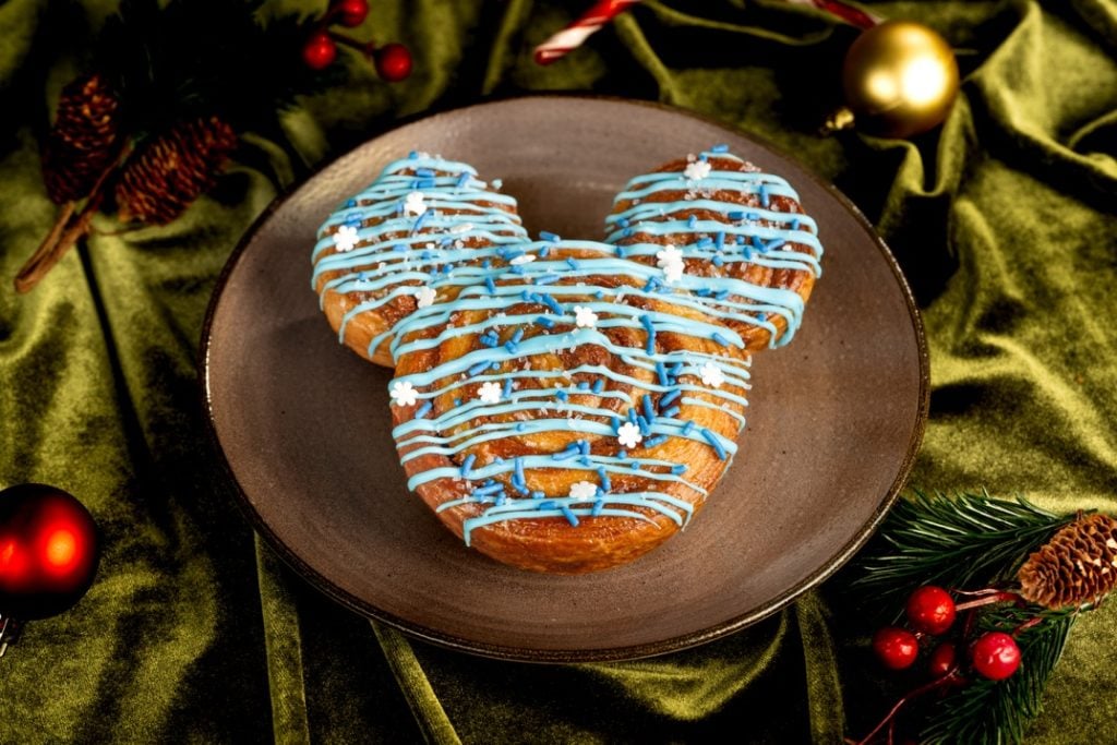 Holiday 2026 WDW Foodie Guide 18 | WDWINFO.COM NEW Christmas Treats: Disney World Holiday Foodie Guide 2026 Holiday 2026 WDW Foodie Guide 18