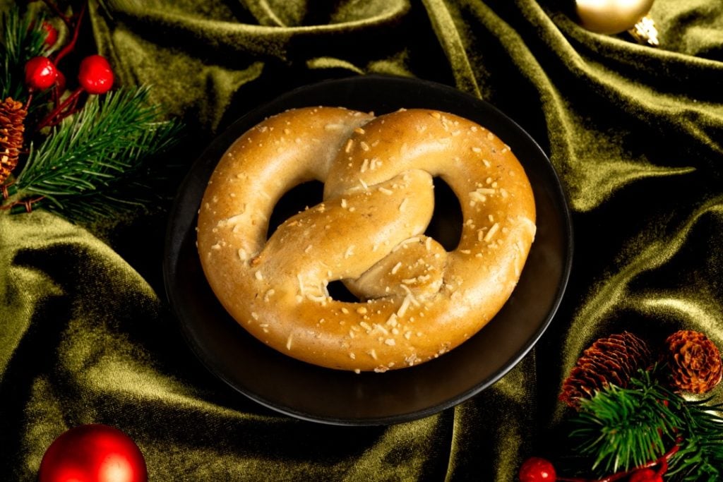 Holiday 2026 WDW Foodie Guide 25 | WDWINFO.COM NEW Christmas Treats: Disney World Holiday Foodie Guide 2026 Holiday 2026 WDW Foodie Guide 25