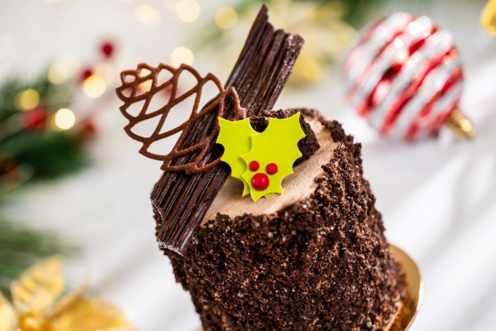 Holiday 2026 WDW Foodie Guide 46 | WDWINFO.COM See the Holiday Menus Coming to Disney Springs November 10th Holiday 2026 WDW Foodie Guide 46