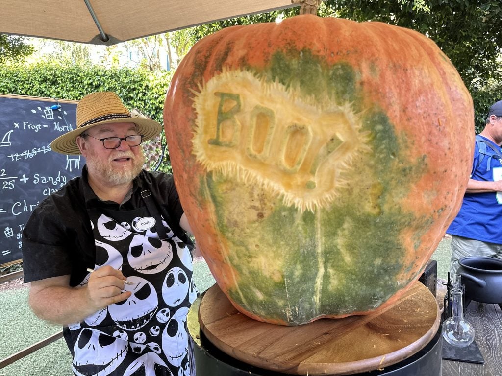 IMG_7034 | WDWINFO.COM Pumpkin Carving Magic at Disneyland Hotel This Halloween IMG_7034 Doug Marsh