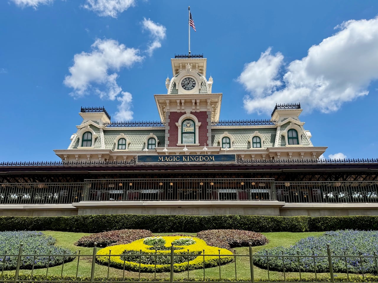 Is Rope Dropping Disney World Worth Losing Sleep Over?