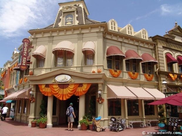 Did You Know You Can Create Your Own Halloween Tiara at Disney World? crystal-arts-main-street-mk