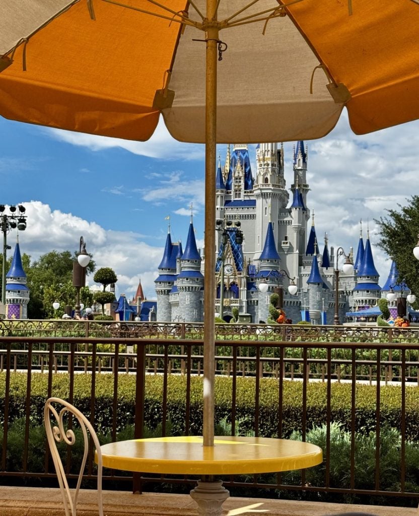 plaza_2026 pumpkin gelato sundae_chloe 11 | WDWINFO.COM This Pumpkin Sundae Might Be Magic Kingdom’s BEST Fall Dessert! plaza_2026 pumpkin gelato sundae_chloe 11